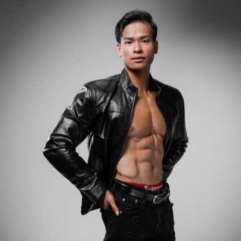 Vận động viên Phạm Thanh Tình trải nghiệm mẫu áo da FTT Leather!