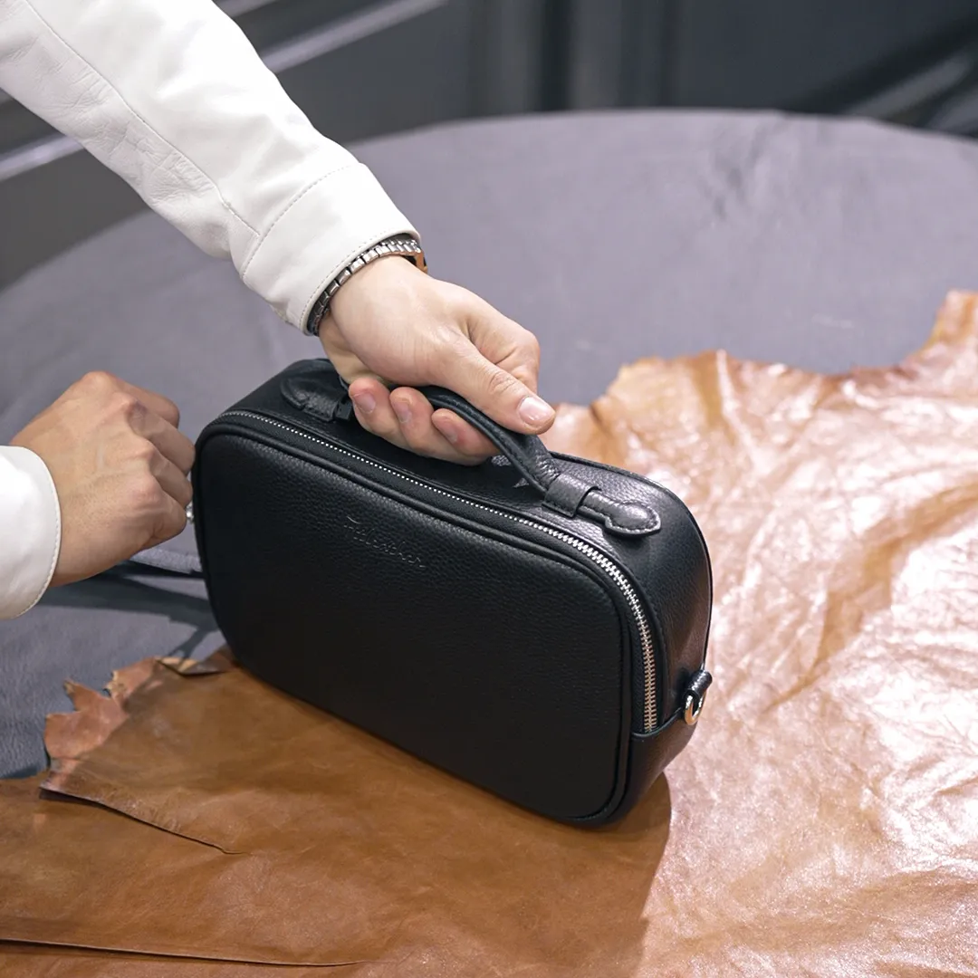 Túi Golf Cầm Tay Kết Hợp Đeo Chéo FTT Leather Da Bò Dáng Hộp 1 Ngăn Kéo Nhỏ Gọn Tiện Lợi